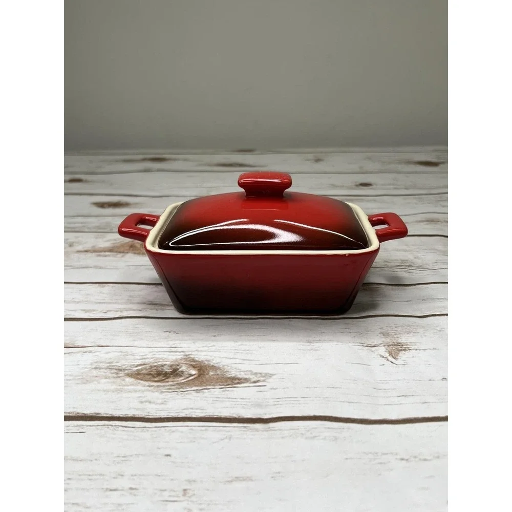 NEW Susan Winget (Set of 2) Covered Baker Ceramic Dish in Red